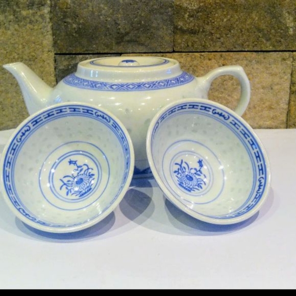 Rice pattern white & Blue Chinese 50's, Tea pot w/ 2 matching cups. - Picture 6 of 12